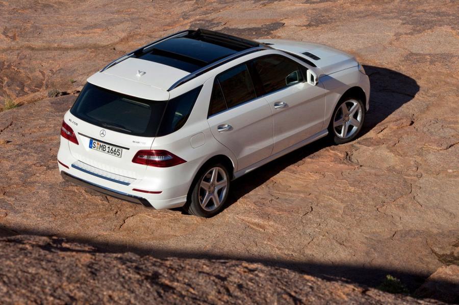  Mercedes-Benz ML-Class 2012 года  (фото 24 из 188)